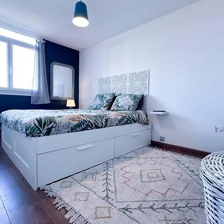 아파트 Elegant Avec Terrasse Vue 앙티브